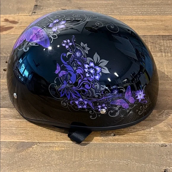 Daytona Helmets Half Skull Cap Motorcycle Helmet – DOT Approved - Picture 1 of 9